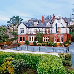 Hotel Oyo Rayanne House Guest, Holywood (Down)